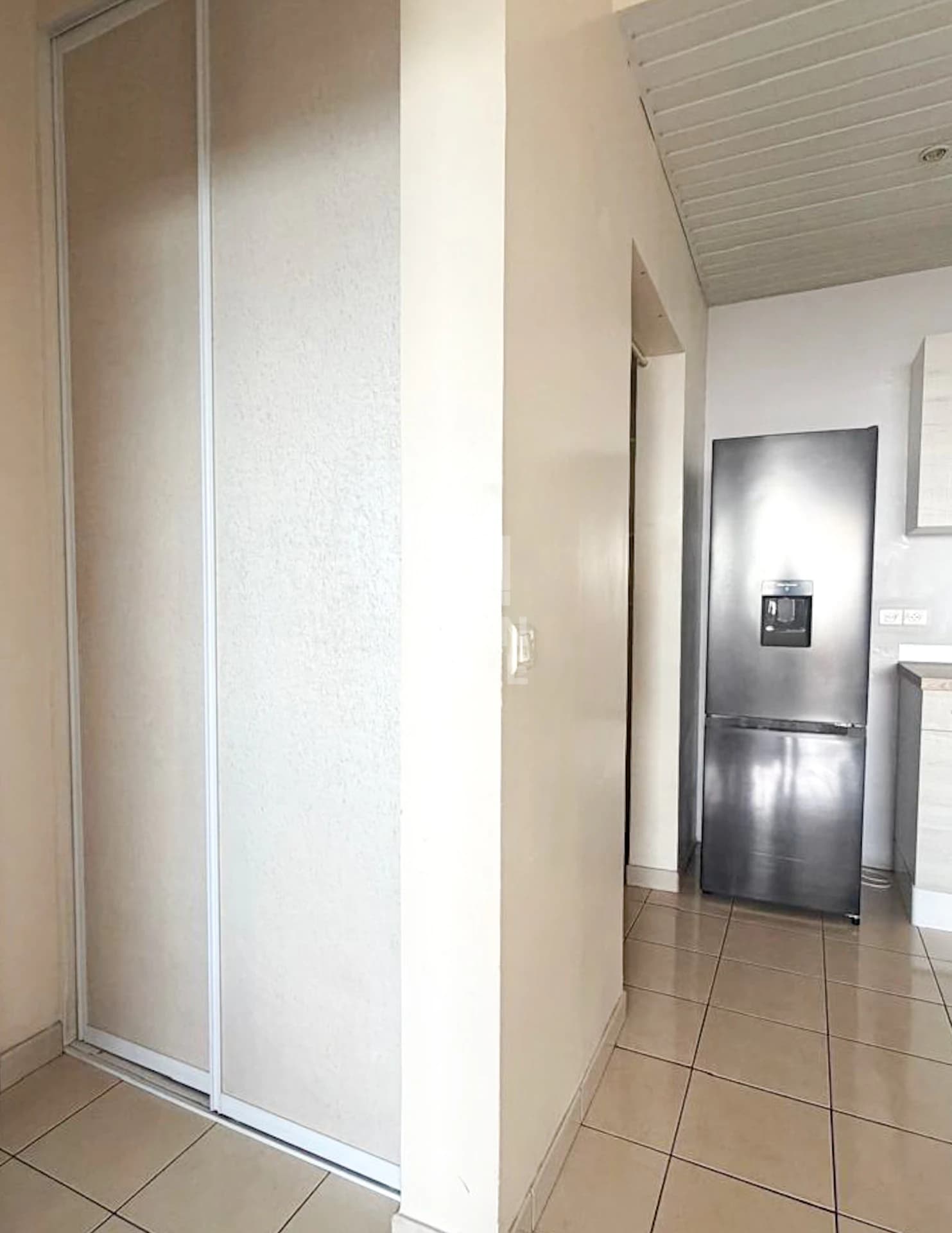 PUNAAUIA - F2 MEUBLÉ DE 70m² AVEC VUE PANORAMIQUE + 2 PARKINGS - Image 13