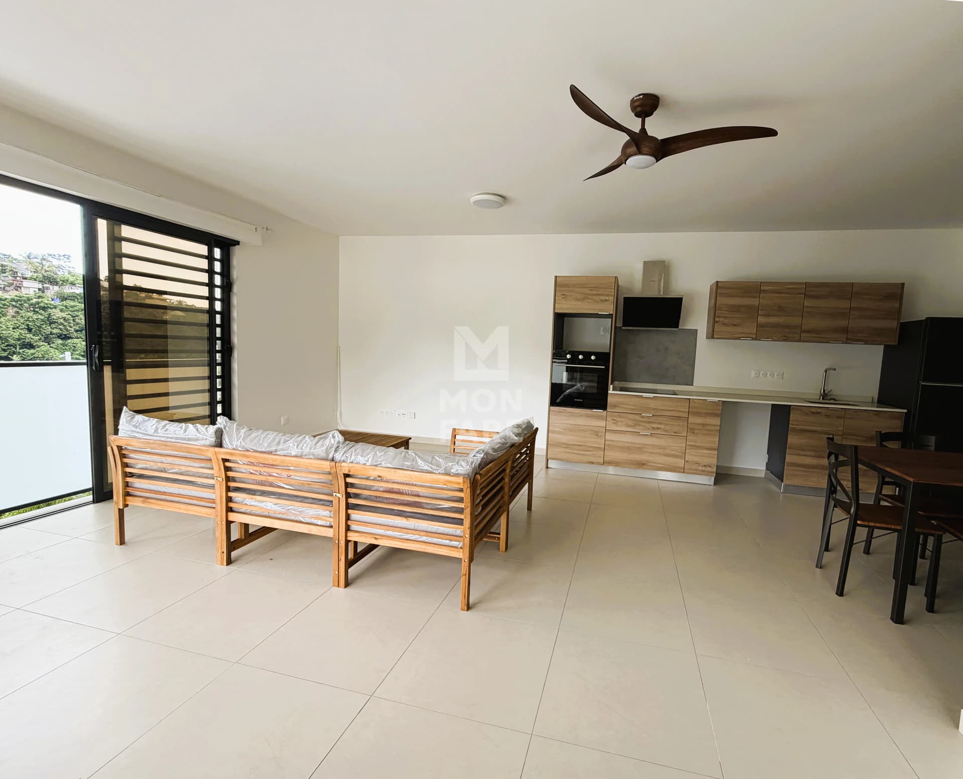 PAPEETE - F3 NEUF MEUBLÉ 80 m² + 1 PARKING - Image 4