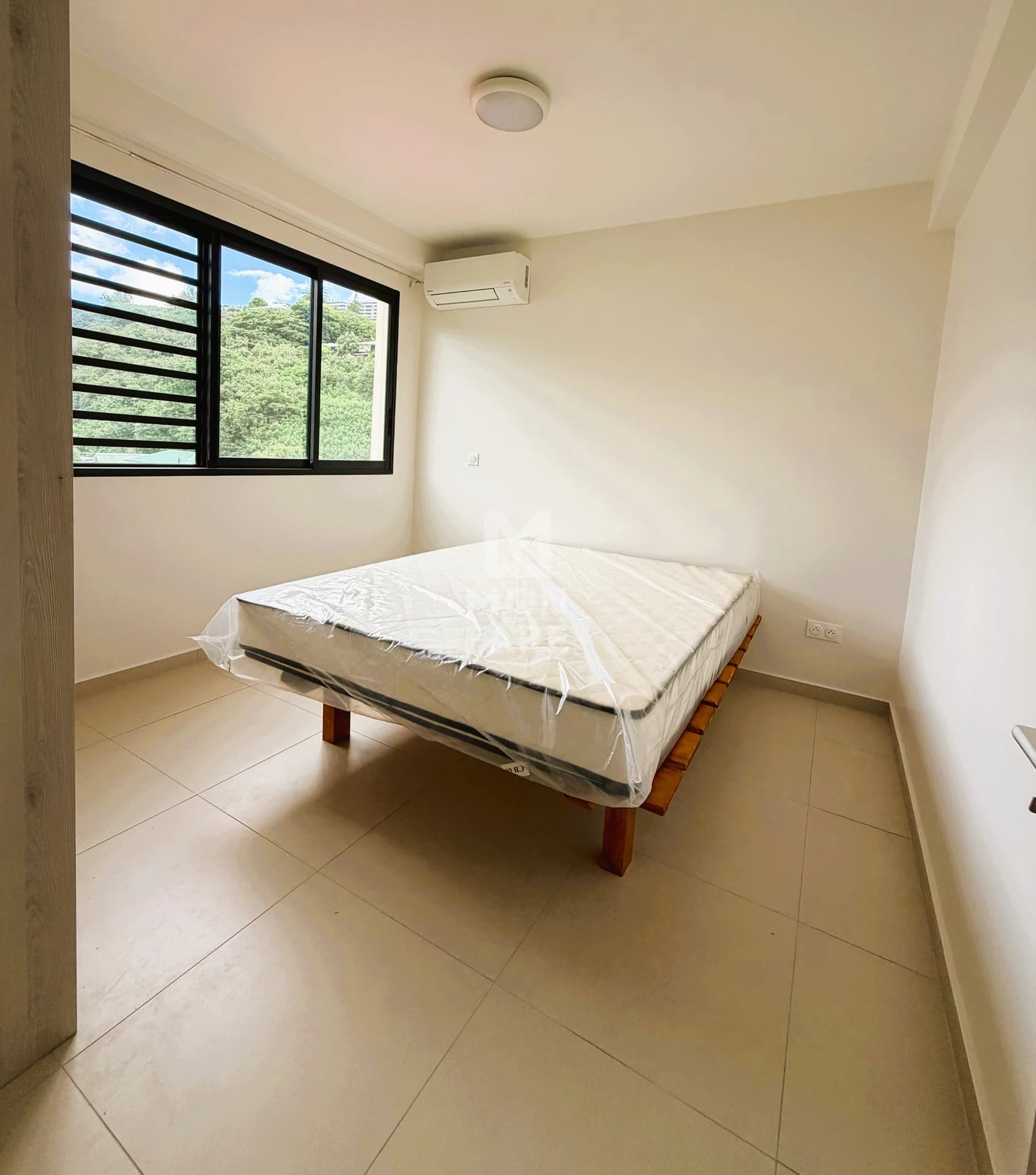 PAPEETE - F3 NEUF MEUBLÉ 80 m² + 1 PARKING - Image 7
