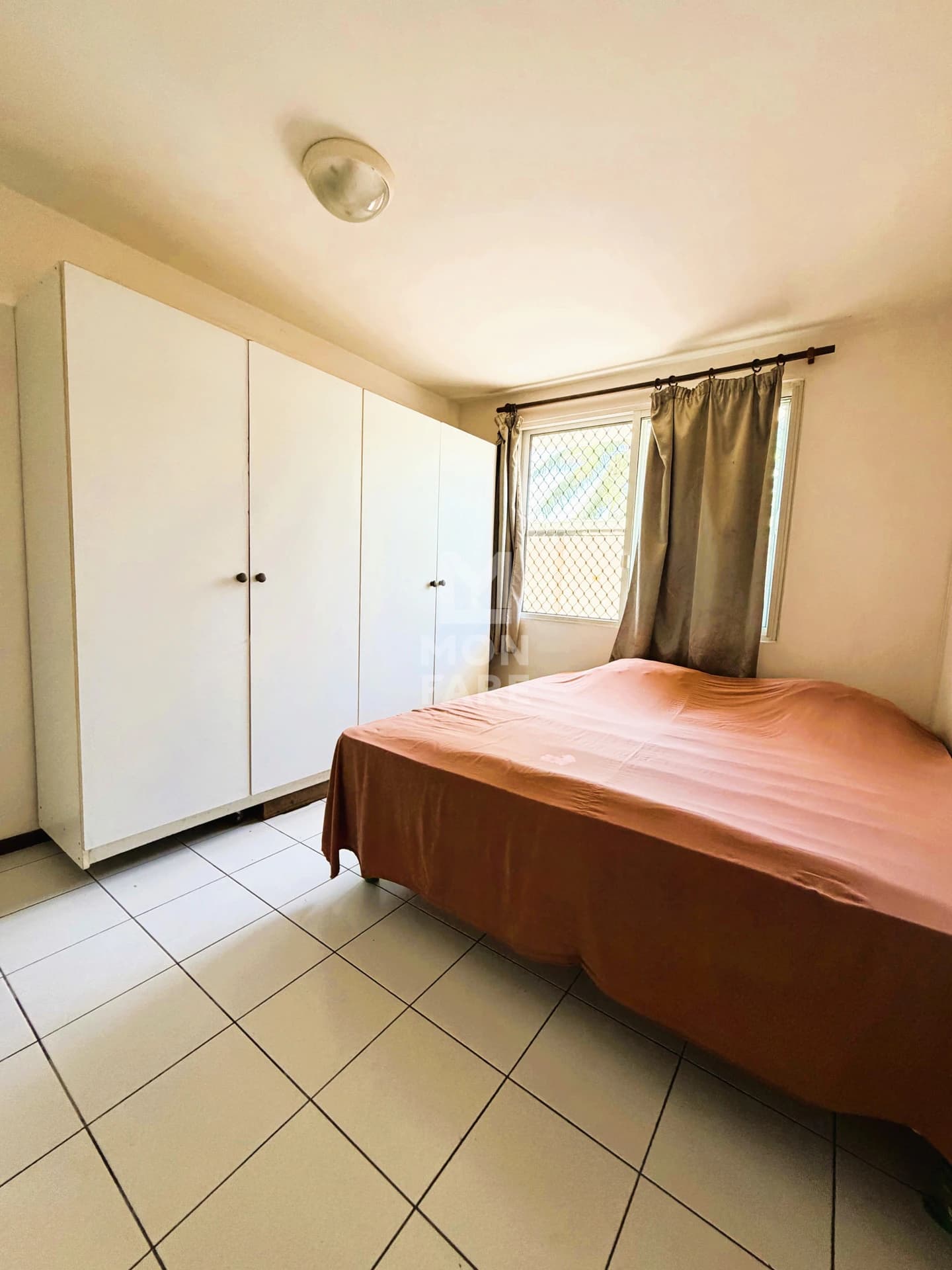 ARUE – F5 MEUBLÉ DE 133 m² REZ-DE-JARDIN + 2 PARKINGS - Image 9