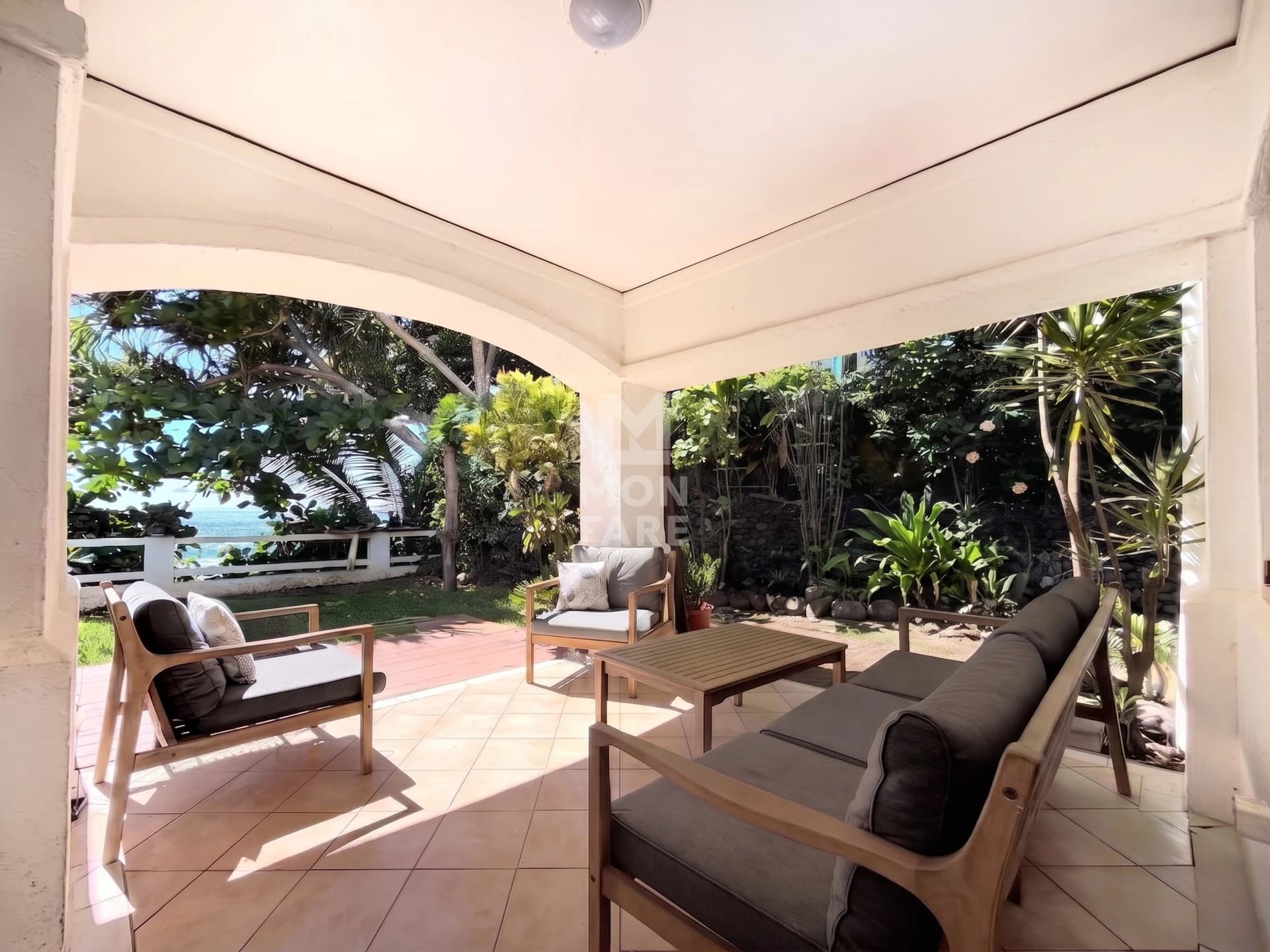 ARUE - F3 MEUBLÉ EN BORD DE MER AVEC JARDIN - Image 5