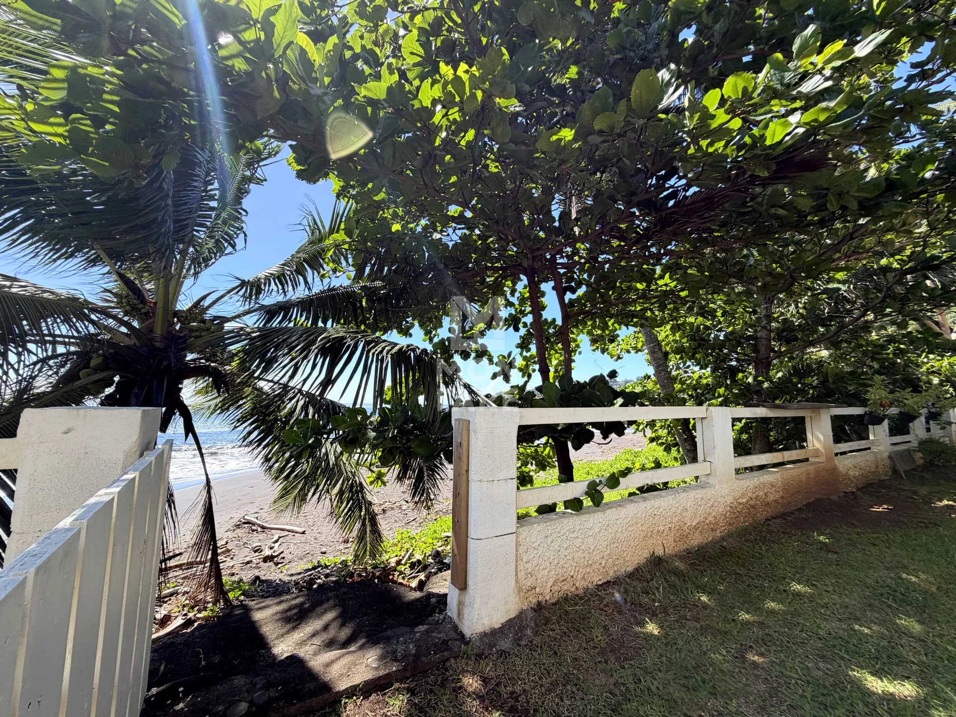 ARUE - F3 MEUBLÉ EN BORD DE MER AVEC JARDIN - Image 3