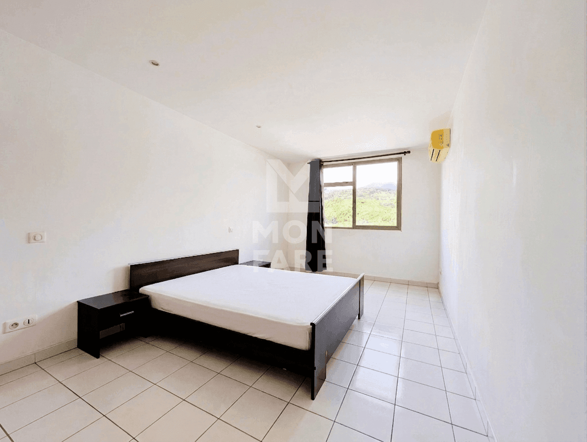 ARUE - GRAND F3 MEUBLE DE 87 m2 AVEC VUE DEGAGEE + 1 PARKING - Image 8