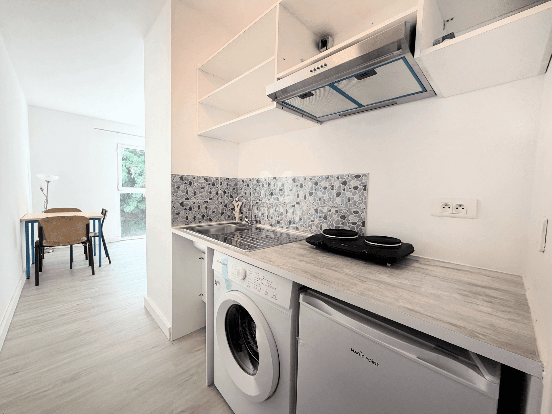 PUNAAUIA (CENTRAL FAC) - STUDIO MEUBLÉ RÉNOVÉ - Image 3