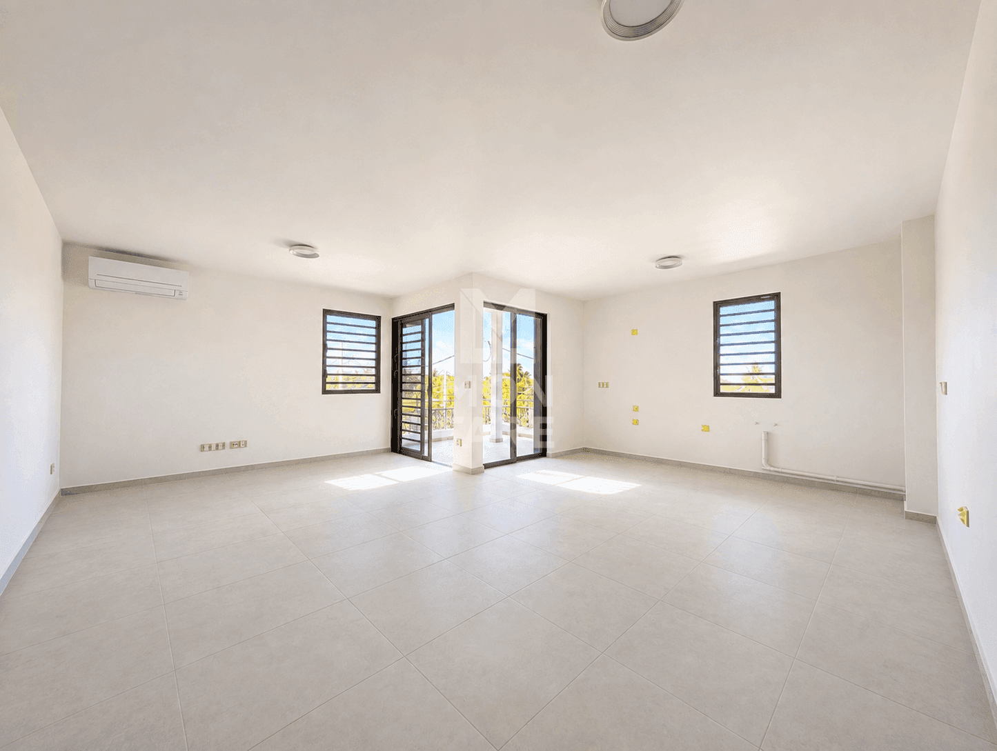 PUNAAUIA PROCHE LAGON - T4 de 131 M² AVEC BUREAU TERRASSE VUE MER - Image 5