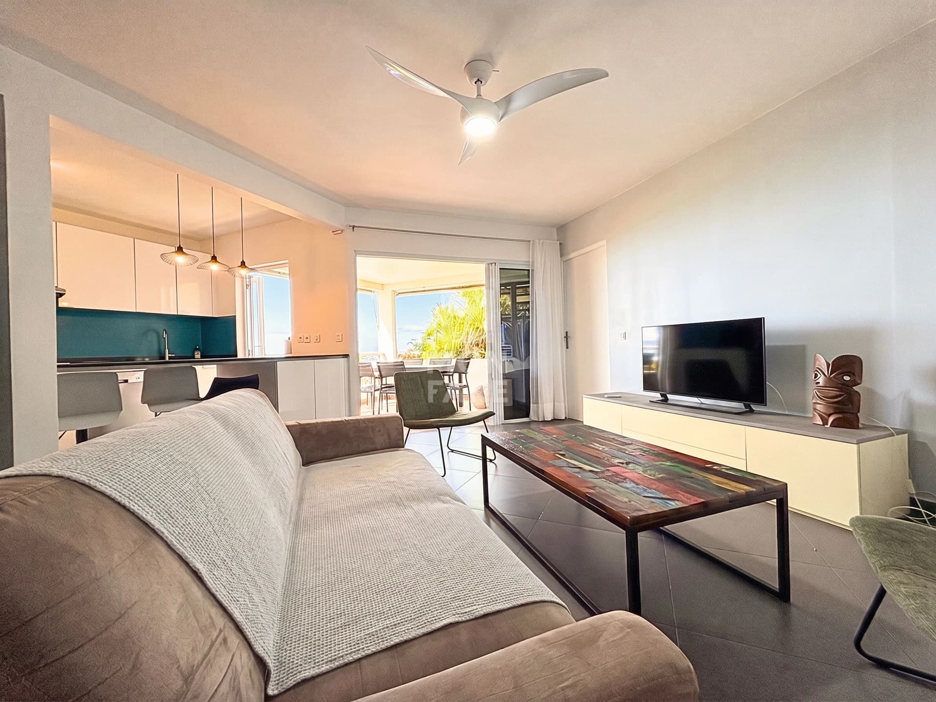 PUNAAUIA – F4 MEUBLÉ AVEC VUE, PISCINE & JARDIN - Image 4