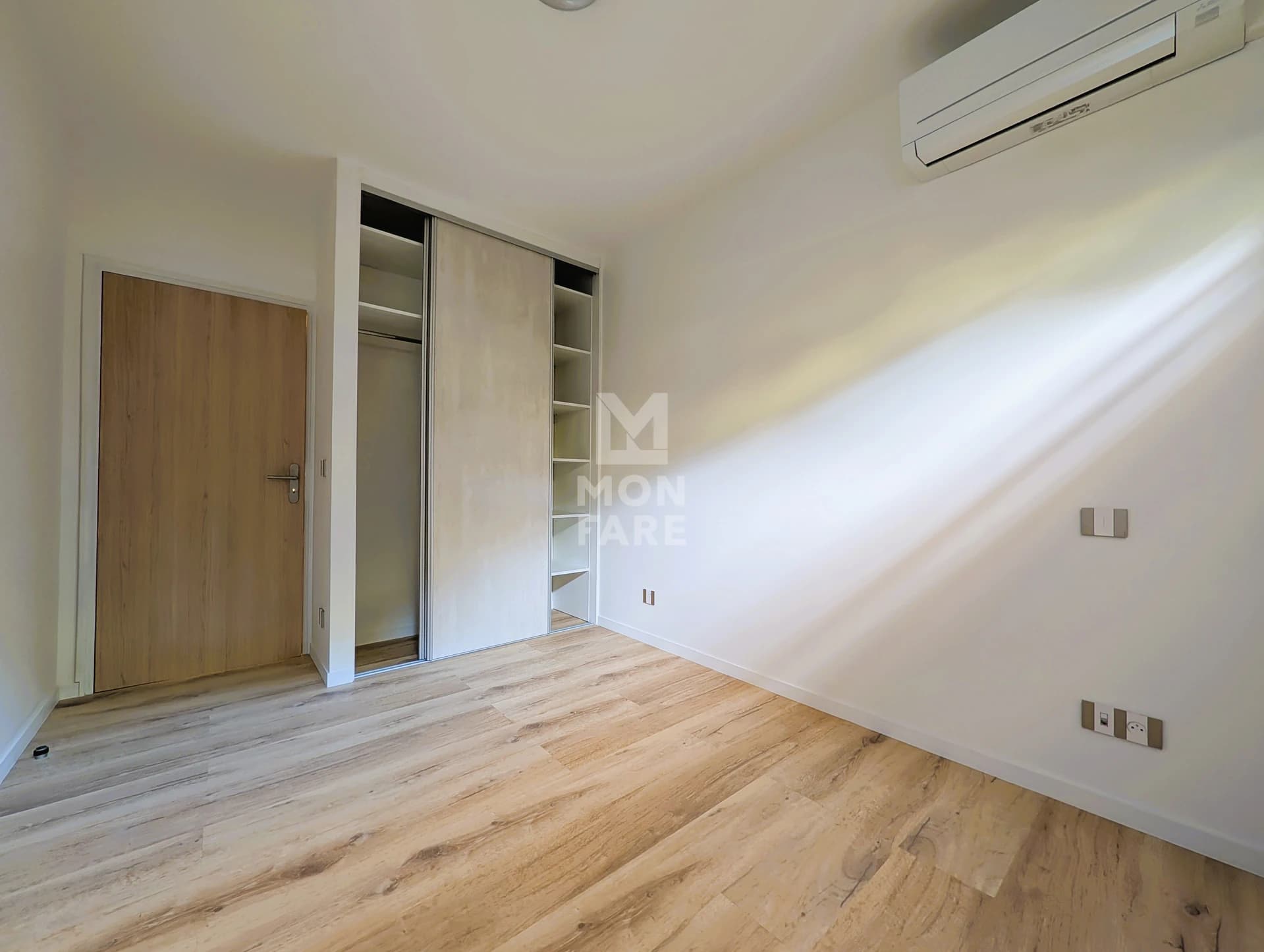 PUNAAUIA FACE AU LAGON - T5 de 223 M² AVEC VUES MER ET MONTAGNE - Image 10