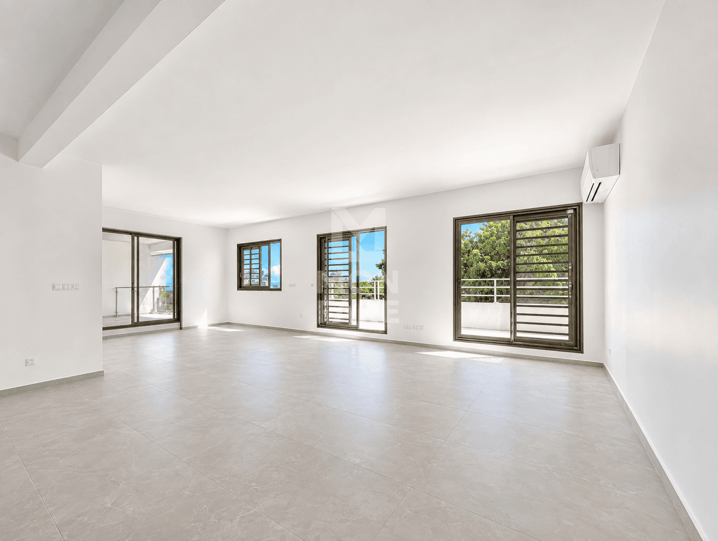 PUNAAUIA FACE AU LAGON - T5 de 223 M² AVEC VUES MER ET MONTAGNE - Image 6