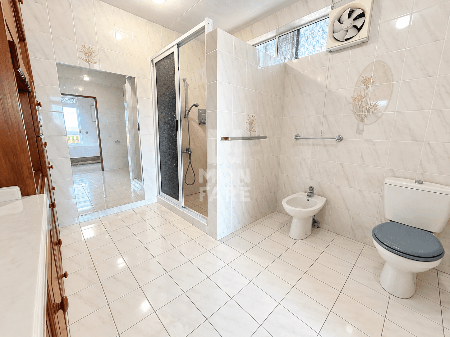 PAMATAI – Magnifique Maison F6 de 250m2 avec Piscine et Vue Mer - Image 10