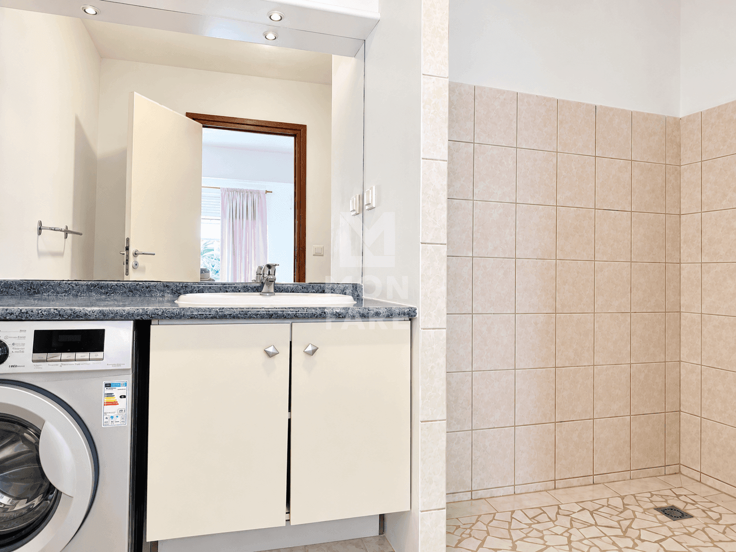 ARUE - STUDIO MEUBLE de 44m² AVEC TERRASSE - Image 5