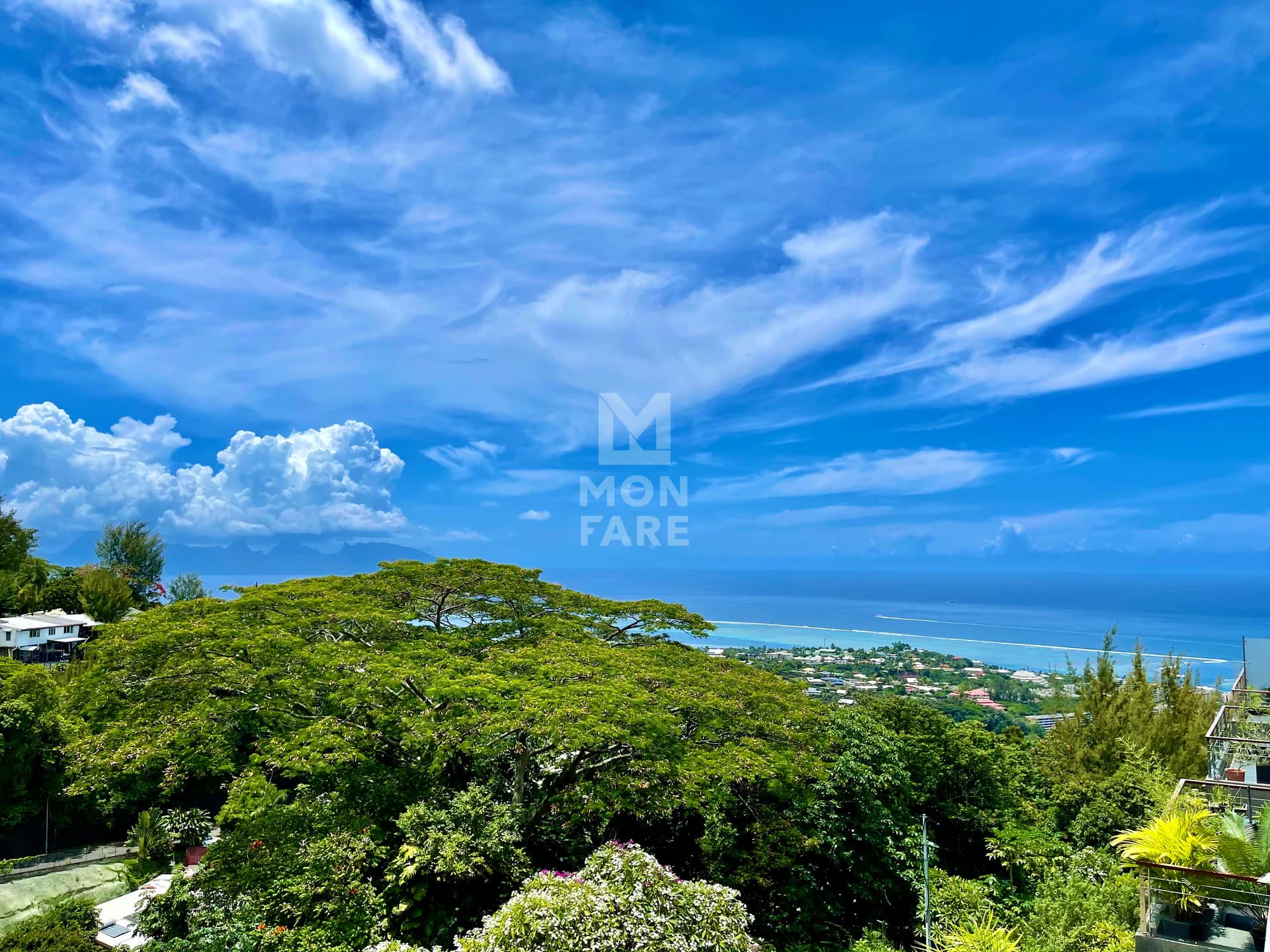 PAMATAI (VAIKEA) - CHARMANT T4 DUPLEX DE 118 M² AVEC VUE MOOREA - Image 1